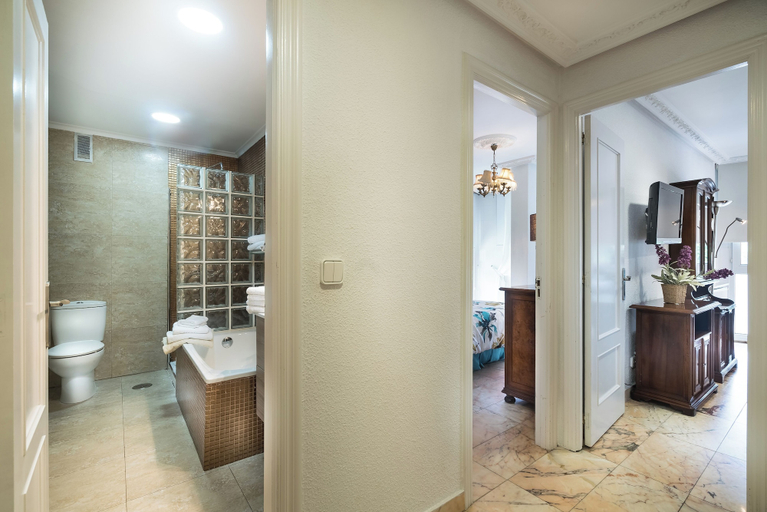 Bathroom 3, Apartamentos Las Brisas, Cantabria