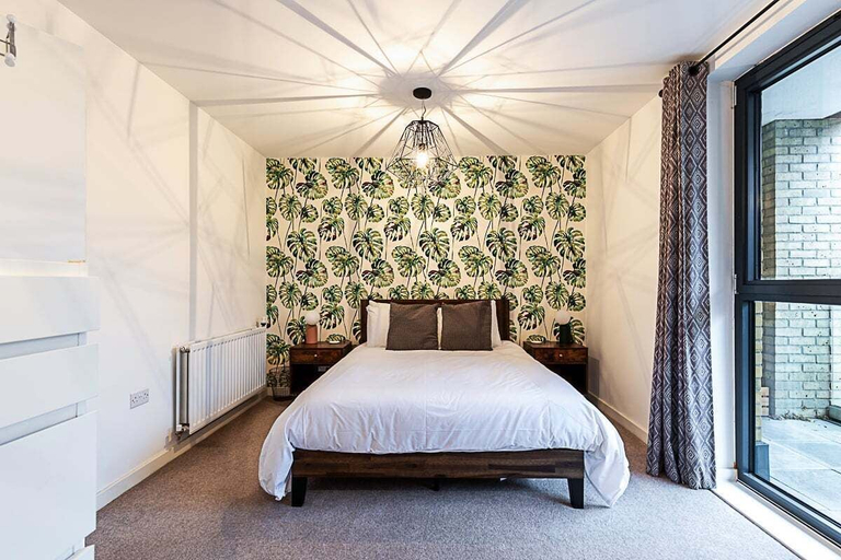 Bedroom 2, Spacious and Trendy Shoreditch Flat, London