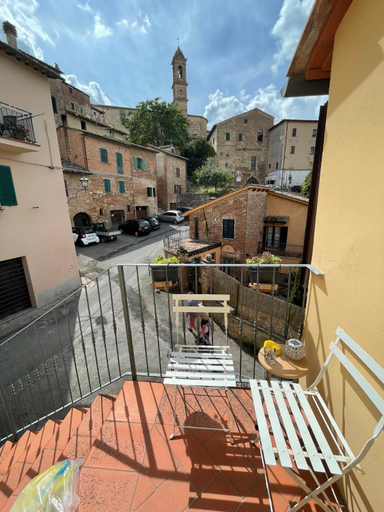 Others 5, Guest-house, Siena