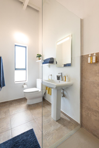 Bathroom 4, Cape Town 4U Guesthouse with Pool – Milnerton, City of Cape Town