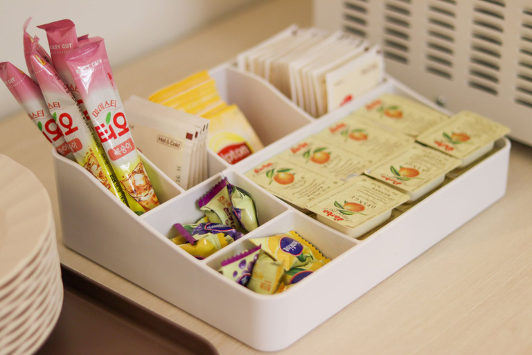Shared kitchen facilities 5, Travel Light Hostel Gyeongju, Gyeongju