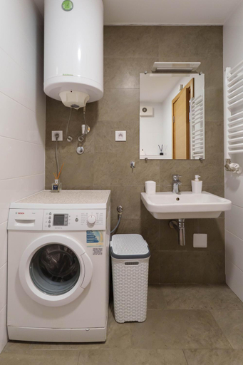 Bathroom 3, Zemunske Kapije, Belgrade