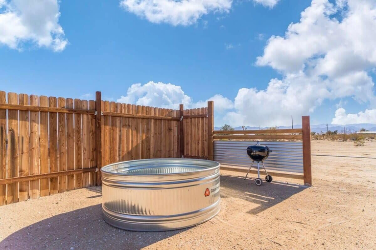 Sport & Beauty, @ Marbella Lane - Joshua Tree Bubble Dome!, San Bernardino