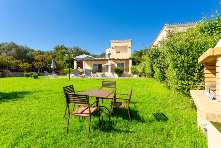 Others 5, Villa Mary, Crete