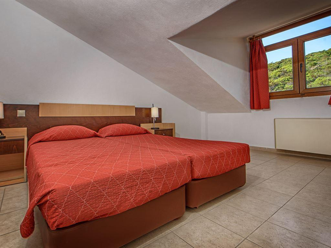 Bedroom 3, Aristoteles Holiday Hotel And Spa, Central Macedonia