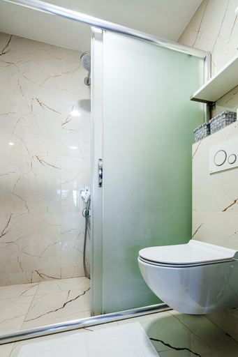 Bathroom 2, Budva Gate by In Property