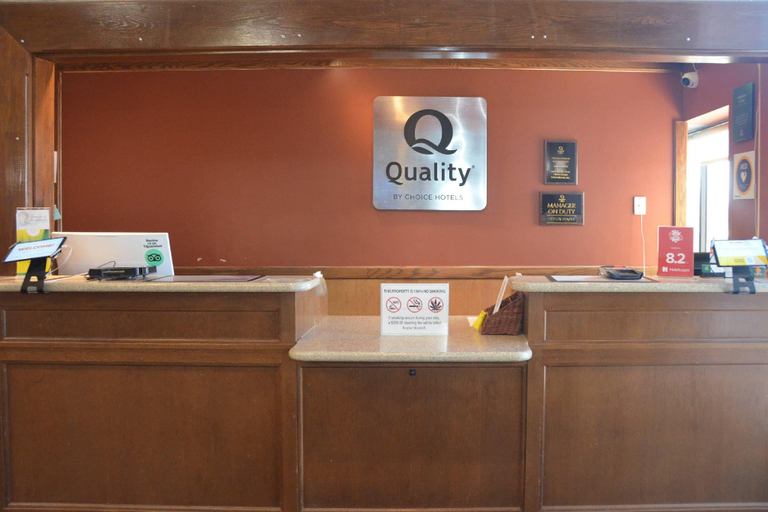 Public Area 2, Quality Inn Perrysburg - Toledo South, Wood