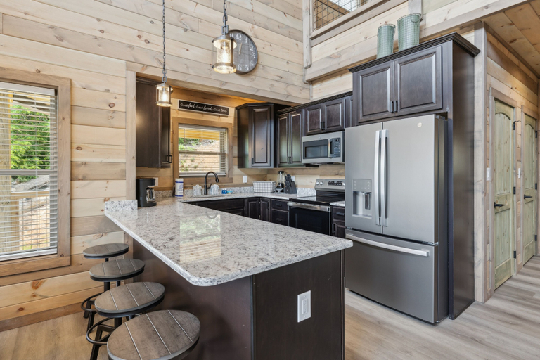 Private kitchen 4, 4 Clovers 3 Bedroom Home, Sevier