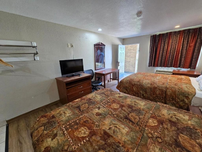 Bedroom 5, Executive Inn, Fort Worth