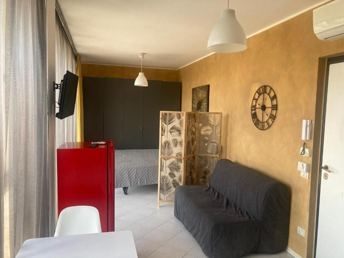Room 2, Gerenzano Apartments, Varese