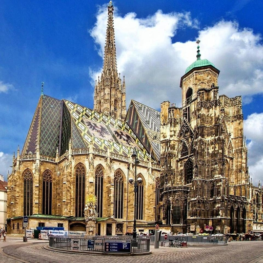 Others 2, Spacious Austrian Style Apartment close to City Center Landstraße, Wien