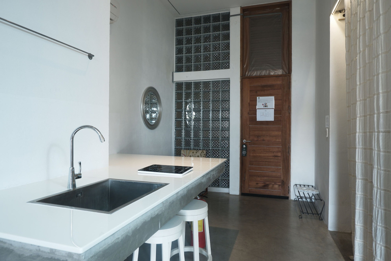 Others 4, Talent Residence, Ruessei Kaev