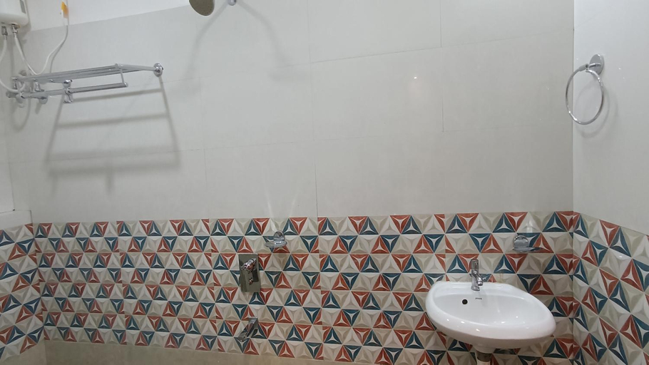 Bathroom 4, Hotel King Safire-Port Blair, South Andaman