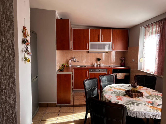 Others 5, City Center Square DeLuxe Nest