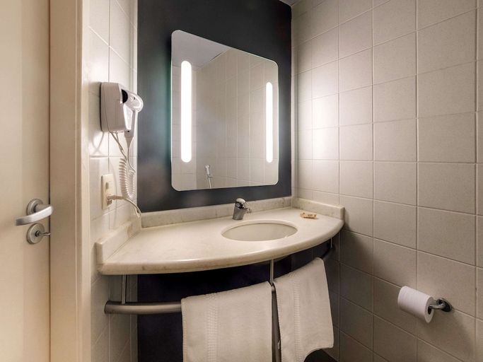 Bathroom 3, Ibis Sao Jose Do Rio Preto, São José do Rio Preto