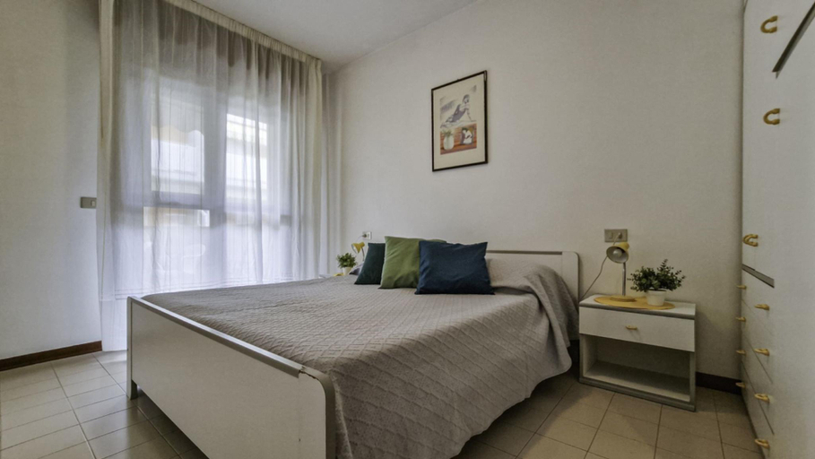 Bedroom 2, Apartment house with a nice swimming pool and solarium on the roof, Venezia