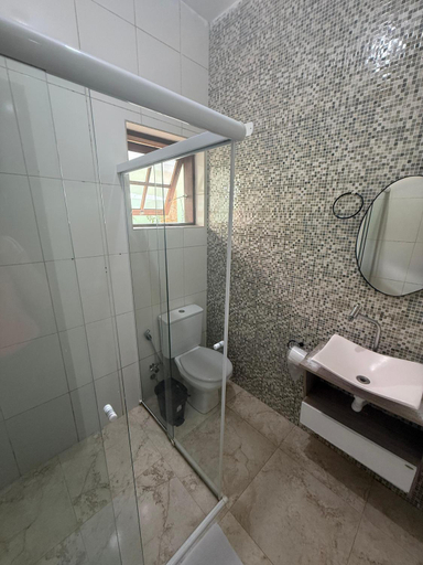 Bathroom 4, Pouso De Icaro, Parati