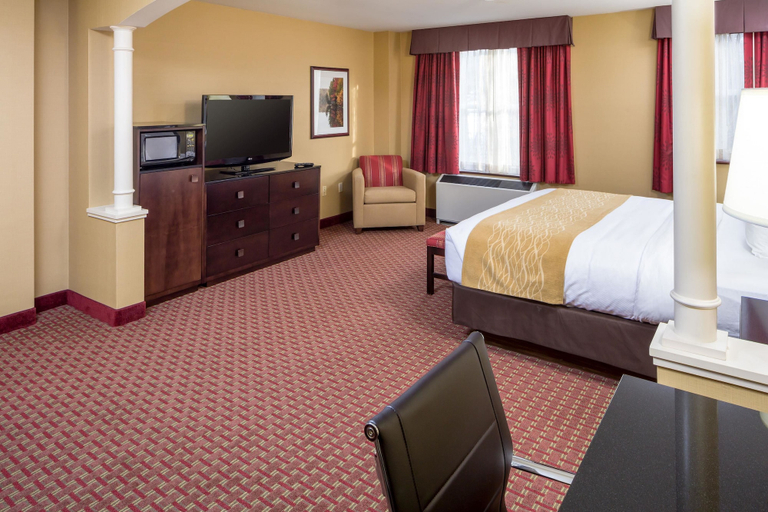 Bedroom 3, Comfort Inn & Suites Near Burke Mountain, Caledonia