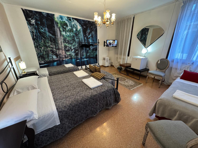 Bedroom 2, Ritz Lions Venice Guest House, Venezia