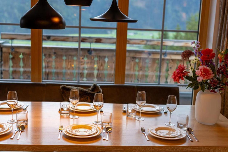 Food & Drinks 5, Chalet Stay near Krimml Waterfalls, Zell am See