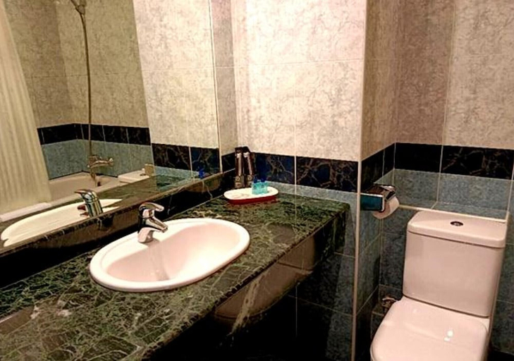 Bathroom 5, The Paramount Hotel, Sibu