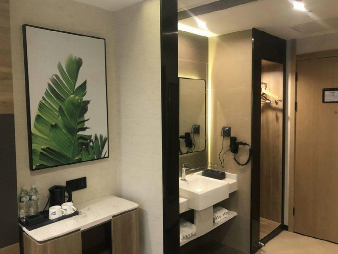 Bathroom 3, UP AND IN Hotel Guangdong Shaoguan Qujiang District Maba People Site, Shaoguan