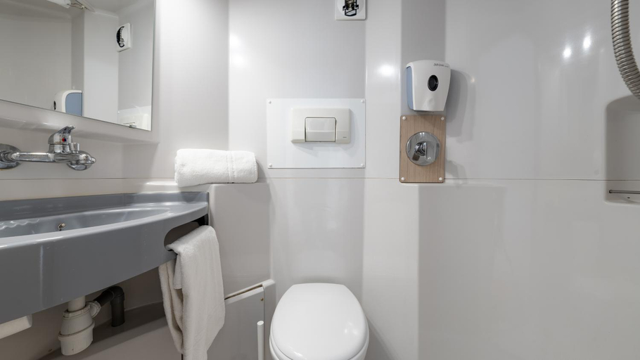 Bathroom 4, Kyriad ECO Lille SUD - Noyelles-Godault, Pas-de-Calais