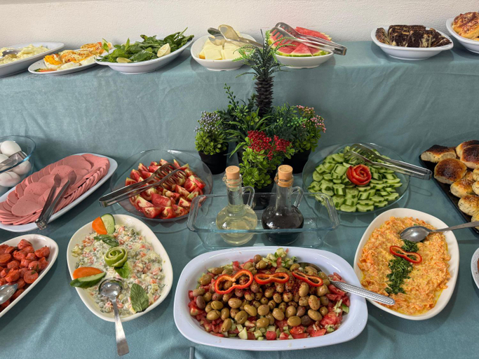 Food & Drinks 4, TAN OTEL, Merkez