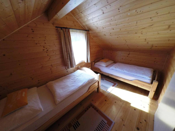 Bedroom 2, Holiday Home by Lake Ossiach & Ski Area, Feldkirchen