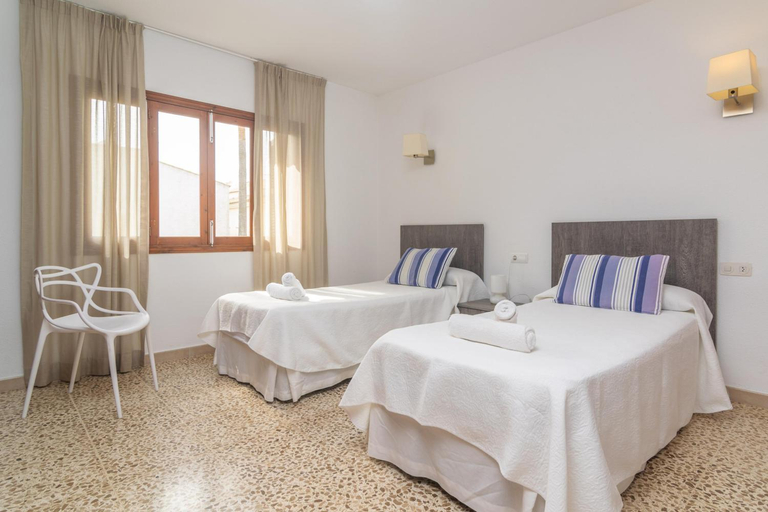 Facilities 3, Violeta de Mar, Baleares