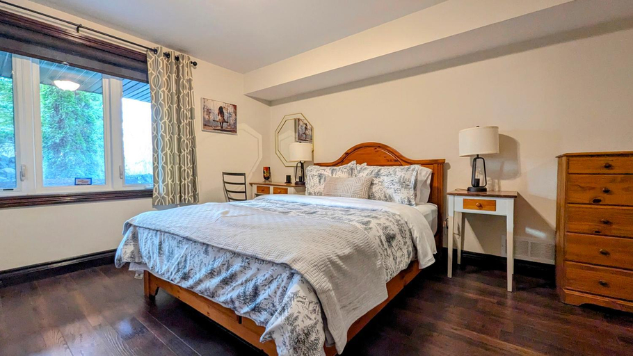 Bedroom, Creekside Bed & Breakfast Niagara Falls, Niagara