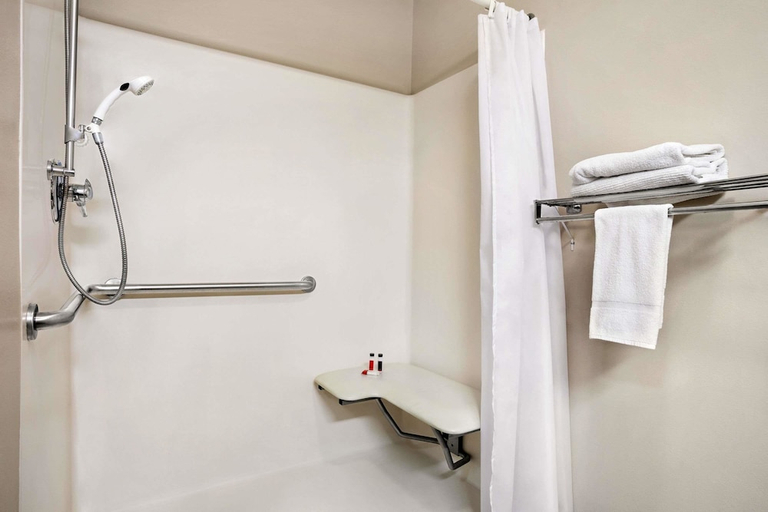 Bathroom 4, Travelodge by Wyndham Green River, Sweetwater
