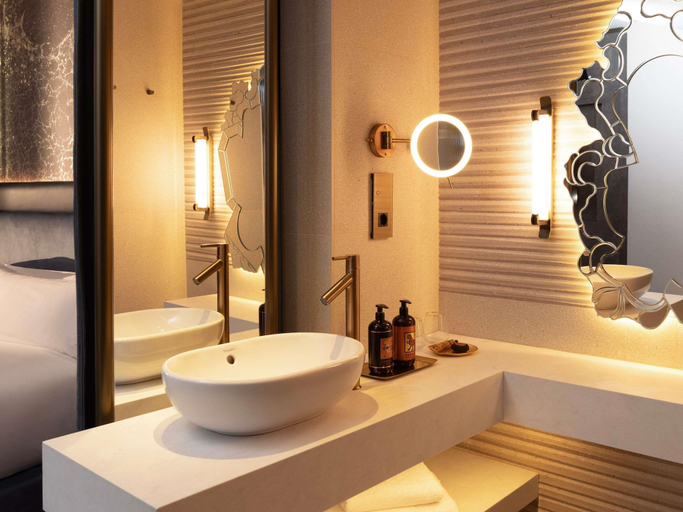 Bathroom 5, SLS Barcelona, Barcelona