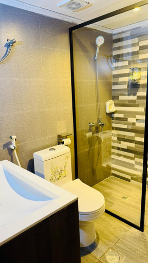 Bathroom 4, Transworld Hotel, Dubai