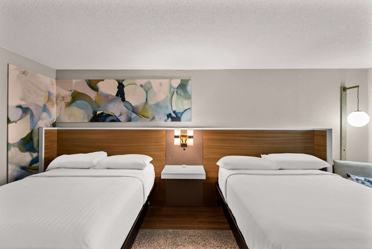 Bedroom 2, Wyndham Garden Ankeny, Polk