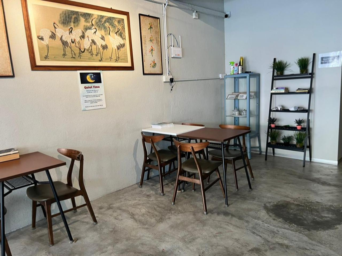 Others 4, Sunshine House, Pulau Penang