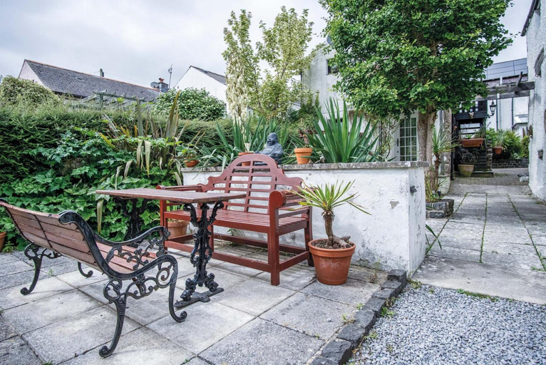 Others 5, The Stable - One Bedroom Apartment - St Florence, Pembrokeshire