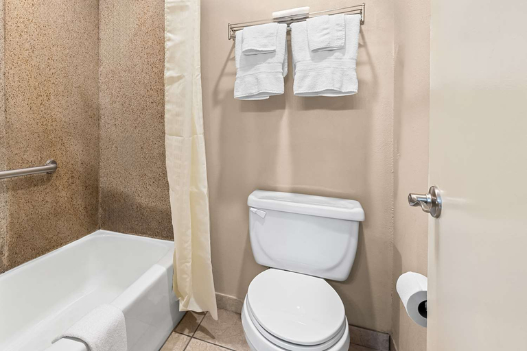 Bathroom 4, Best Western Forest Inn, Saint Mary