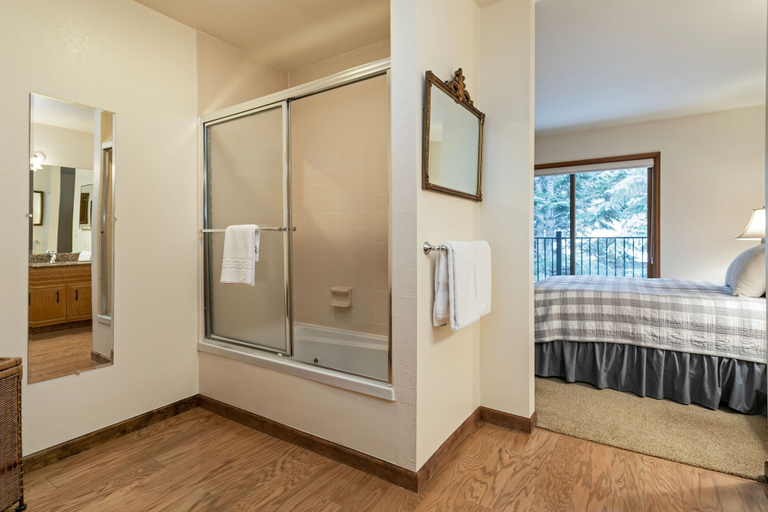 Room 3, I1 Gore Creek Meadows 4 Bedroom Townhouse, Eagle
