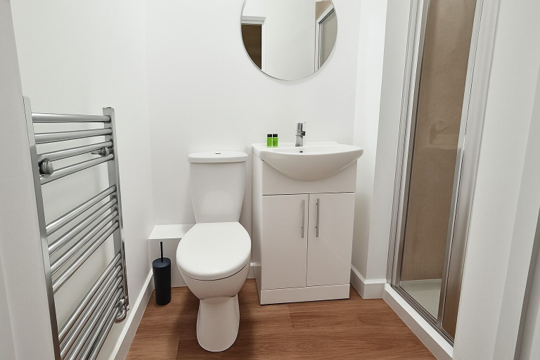 Bathroom 2, City Stays Norwich, Norfolk
