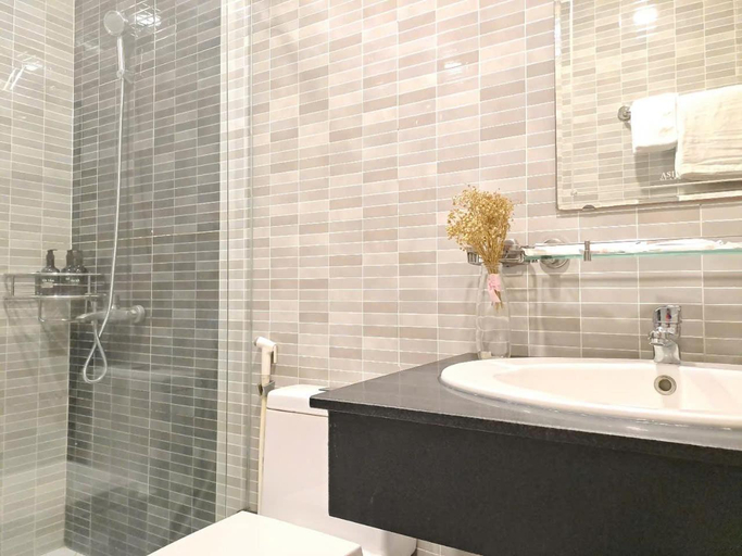 Bathroom, Saigon PeaceHome Apartment with balcony , Tan Dinh ward, Dist 1, District 1