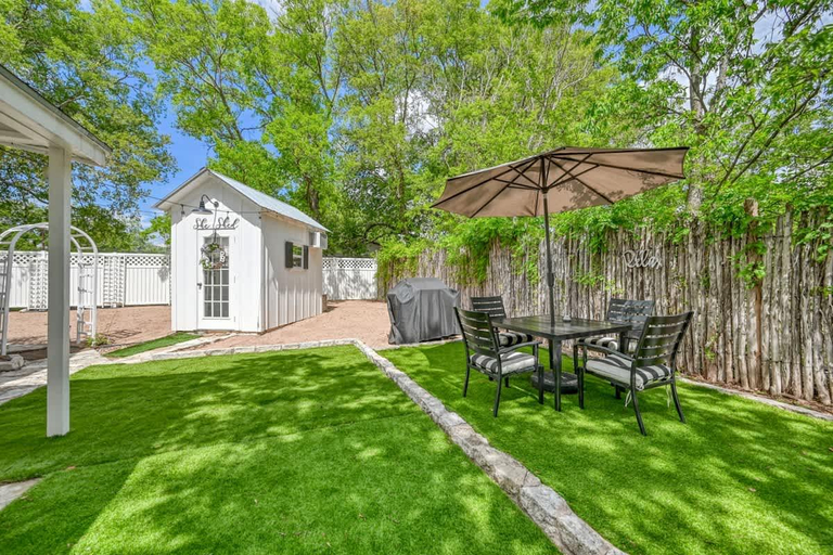 Entrance 2, Charming Cottage Near Main with Patio&FirePit!!, Gillespie