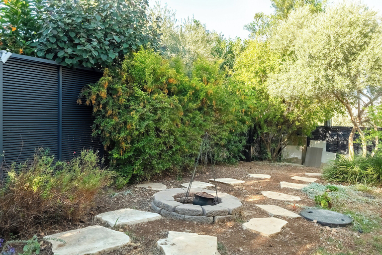 Garden, MAMAD - Sunny Hilltop Hideaway by Sea N' Rent