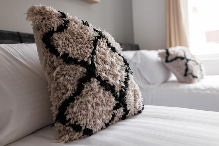 Others 4, Studio 6 - City Centre - Fast Wifi and Smart TV, Middlesbrough