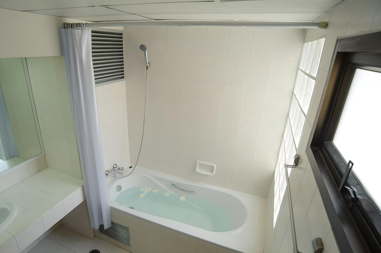 Bathroom 4, Diamond City Place, Pattaya