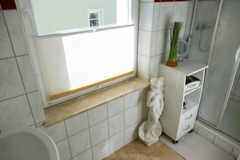 Bathroom 2, Ferienwohnungen Kaiserstraße, Vorpommern-Greifswald