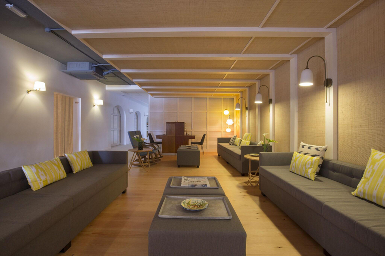 Public Area 2, Romantic, Baleares