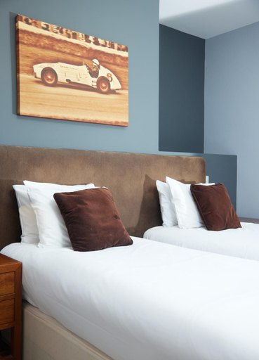 Bedroom, Trents by Greene King Inns, West Sussex