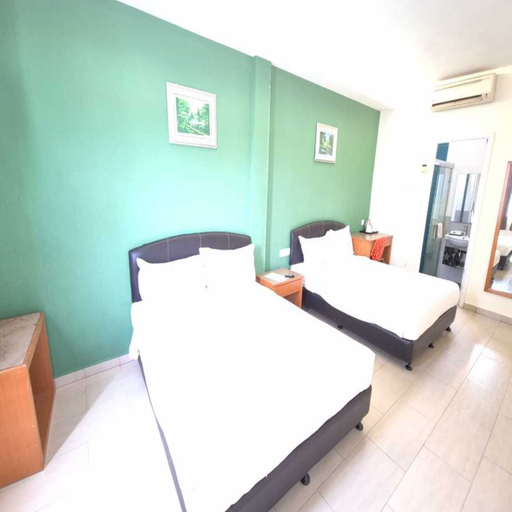 Bedroom 3, Hotel Grand Court Inn, Sabak Bernam