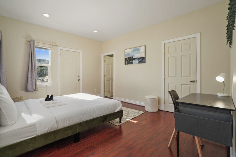 Room 5, Private Room in SF - Shared Bath Kitchen, San Francisco